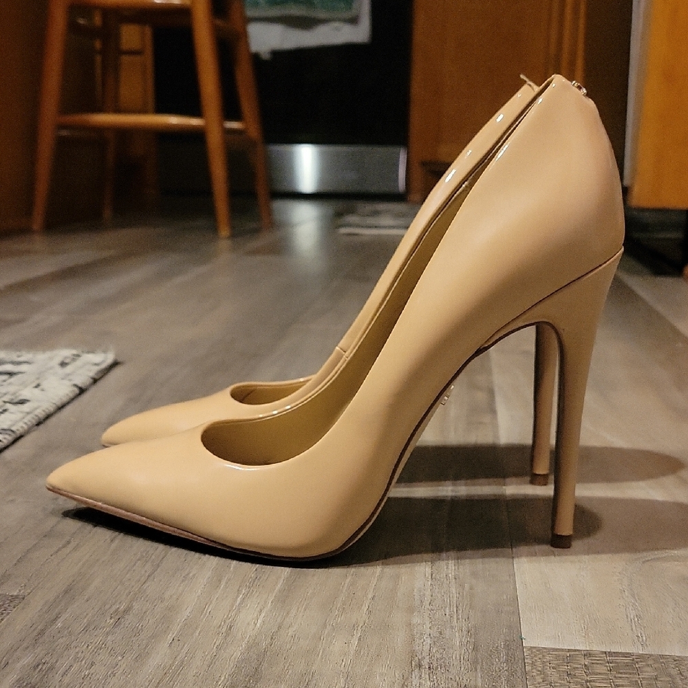 Sam Edelman Nude Heels - Picture 2 of 5
